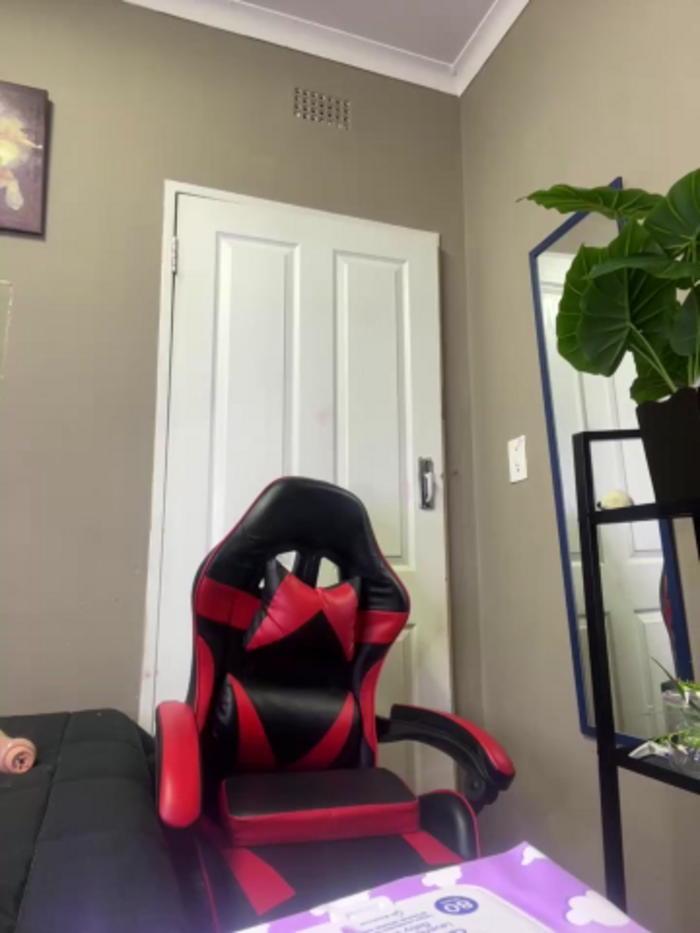 Bustygoddess32