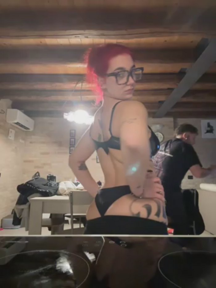 Dollyred
