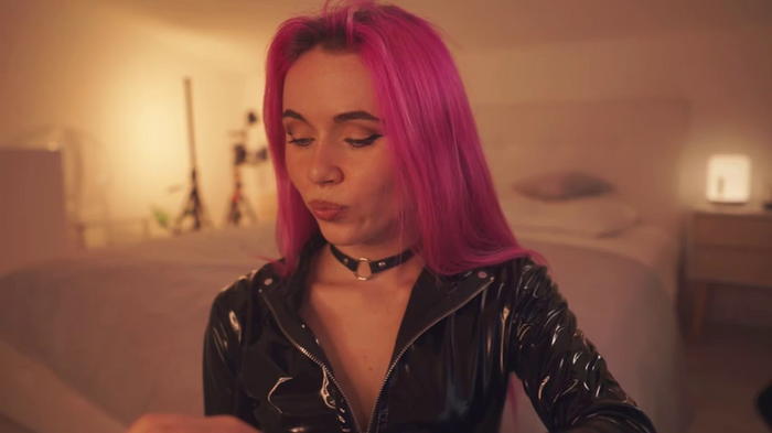 Sarah_Pink