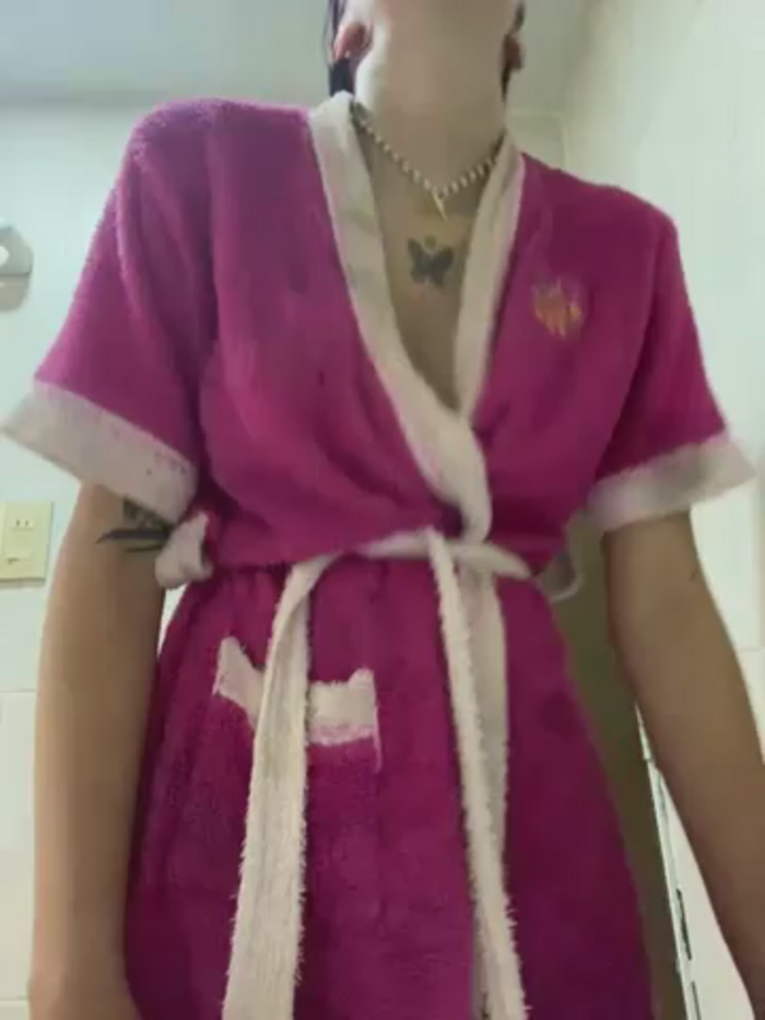 Hilary_pinkk