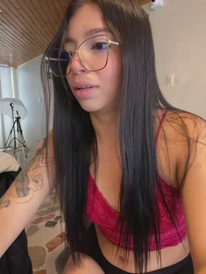 Maaddy_pinkk_