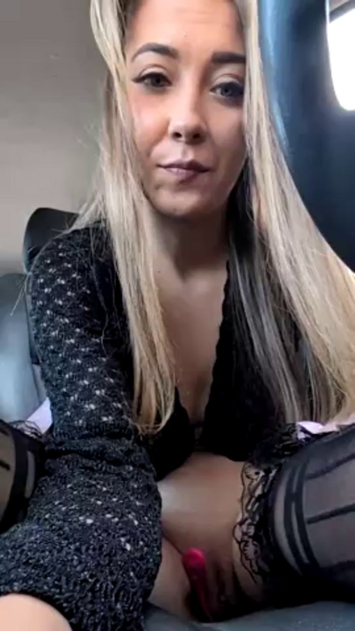 Risky_girl23