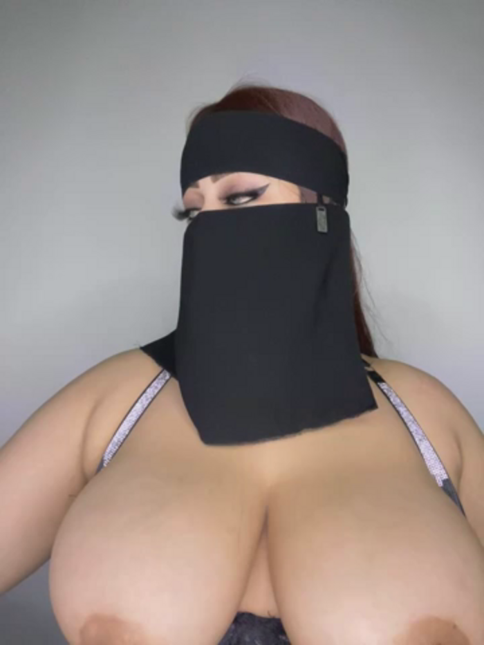 QueenDina777