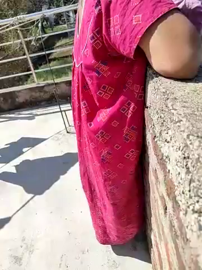 COUPLLE_VILLAGE