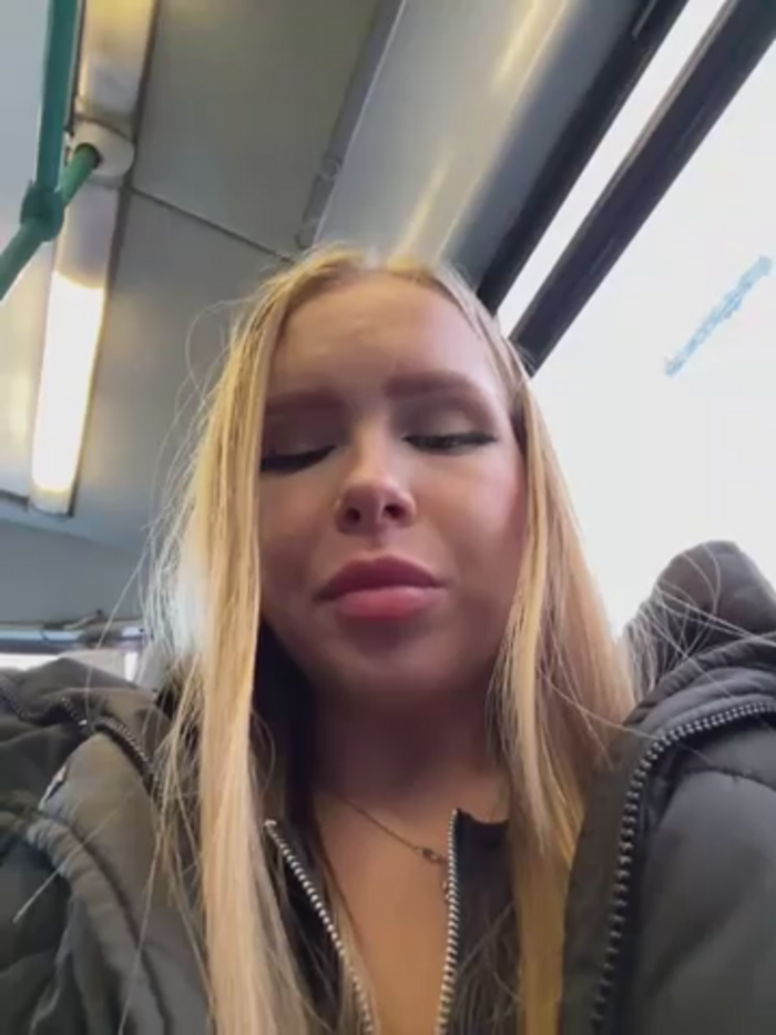 mur_girl