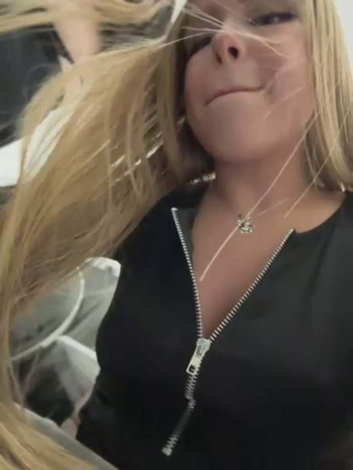 mur_girl