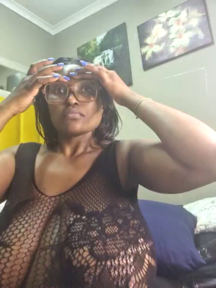 Bustygoddess32