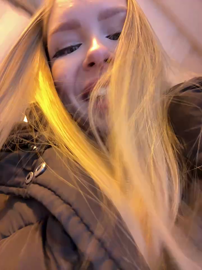 mur_girl