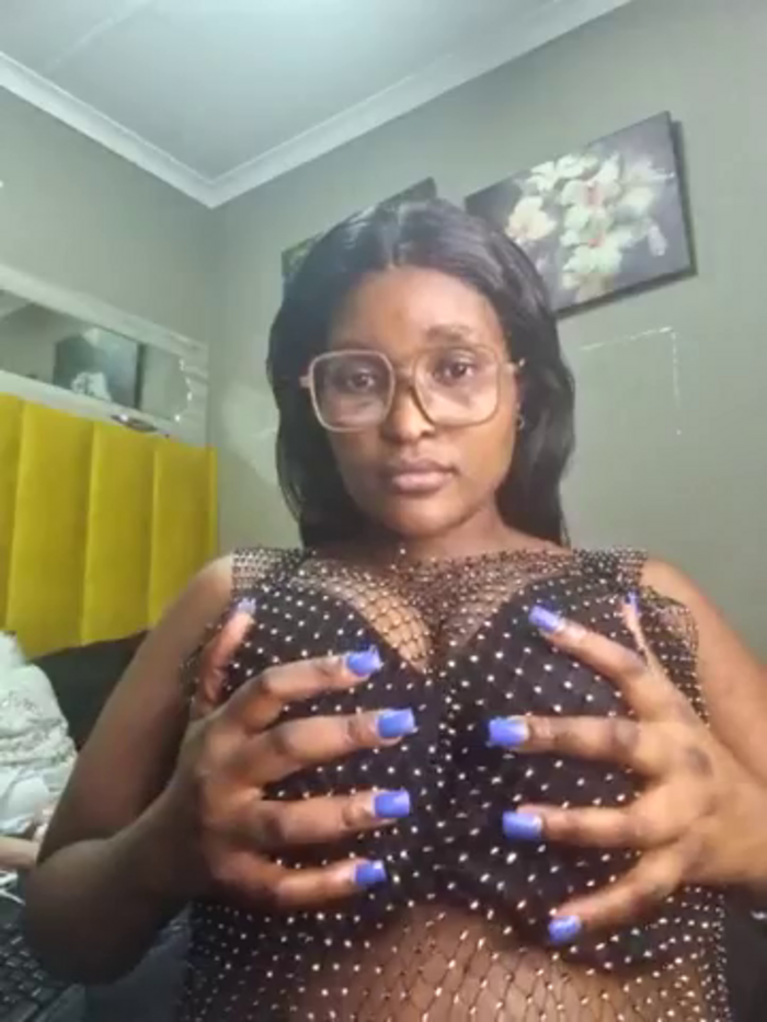 Bustygoddess32