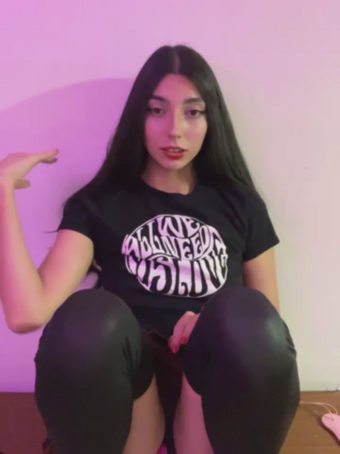 Felicia_smok3