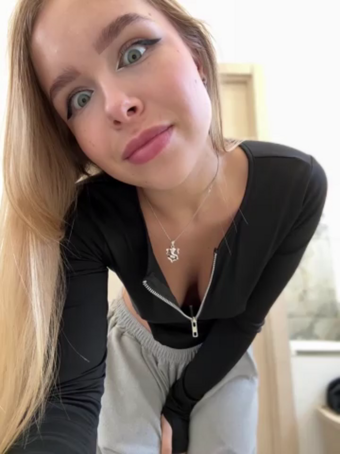 mur_girl