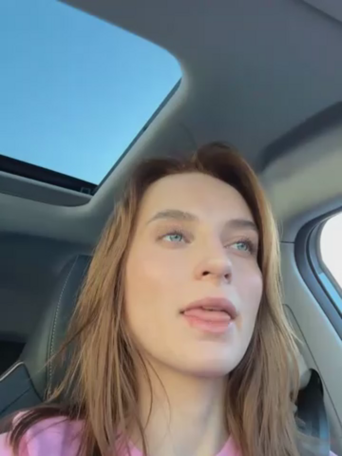 -AngelAri-