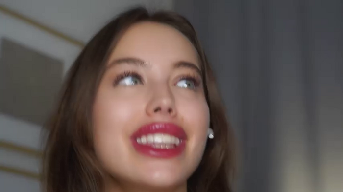 LeonaDecabrio