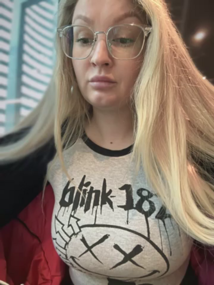 Teya_moon_