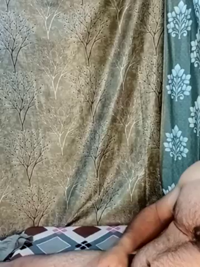SEXY-nidhi-sharma