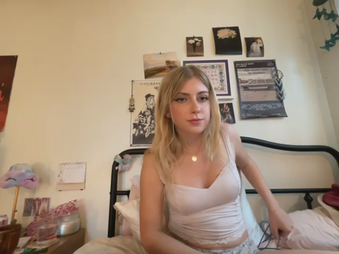 sinfulblonde1