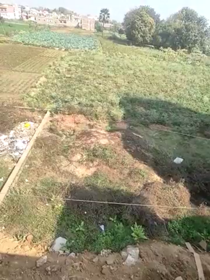 COUPLLE_VILLAGE