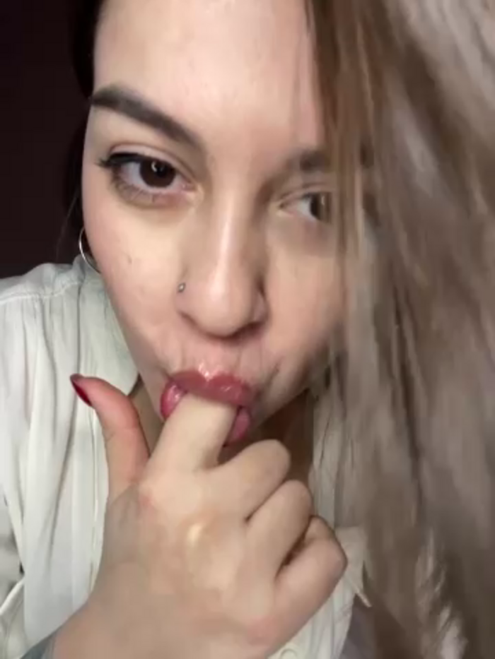 EllyBigTits