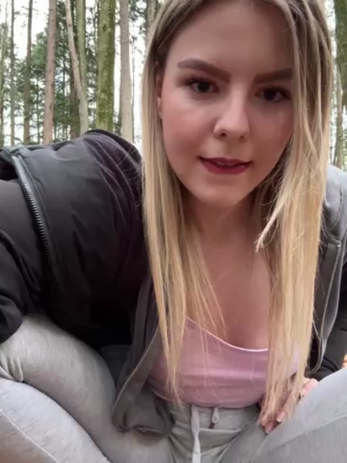 LaraBlond