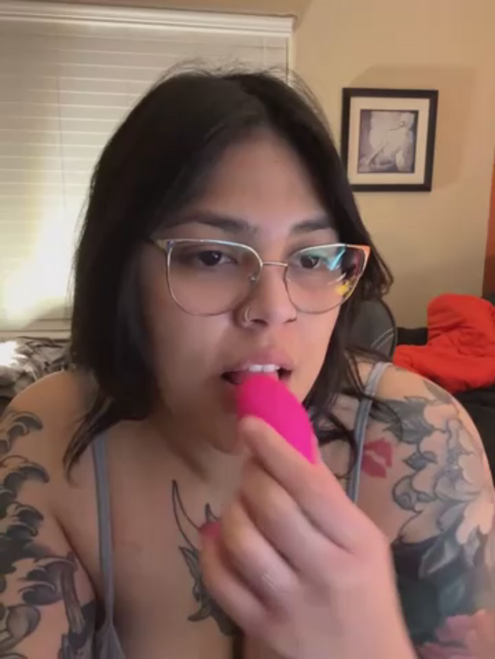 miacanela_xo