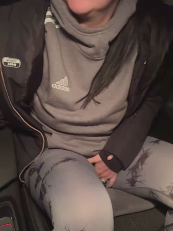 YoungHotMom_