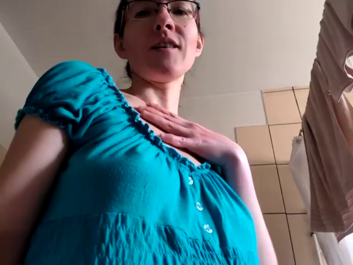 Milky_hairy_mommy