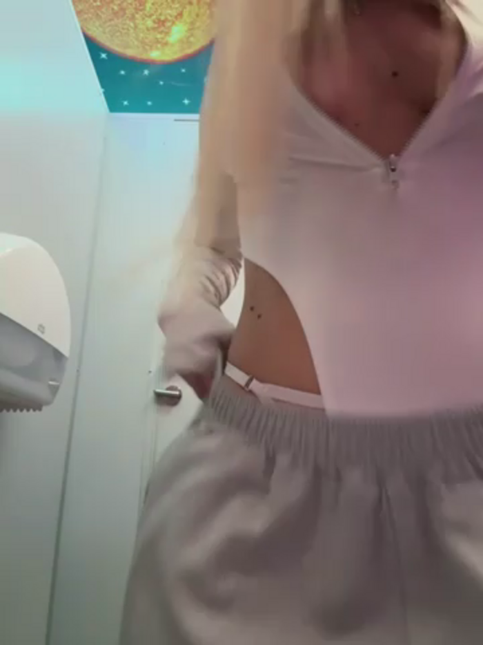 mur_girl