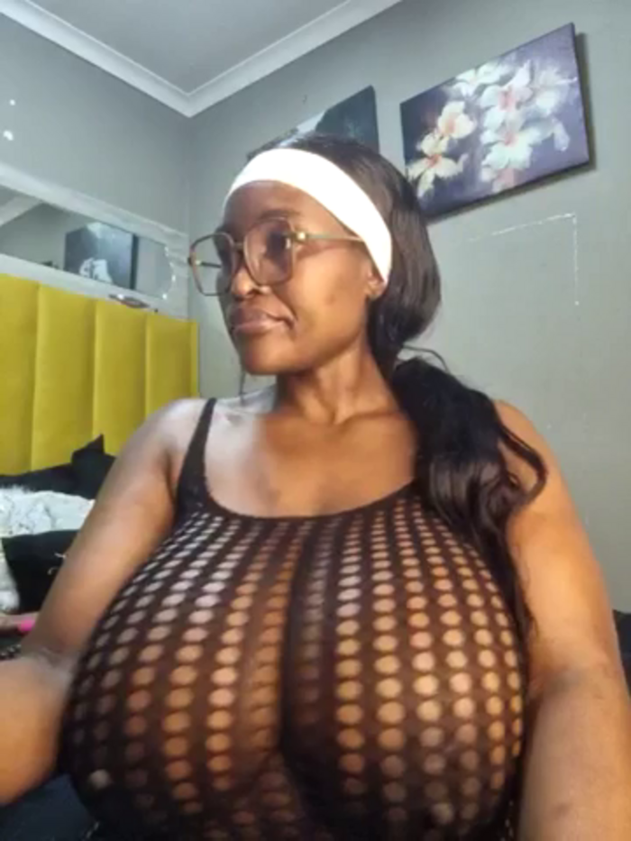 Bustygoddess32