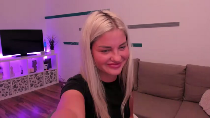 Nia_Blondie_X