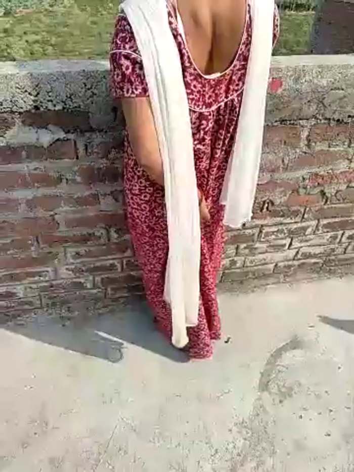 COUPLLE_VILLAGE
