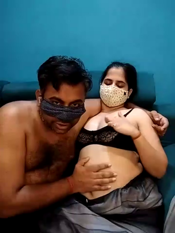 delstrip_couple