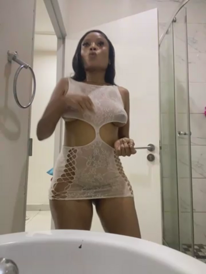 SexyDee025