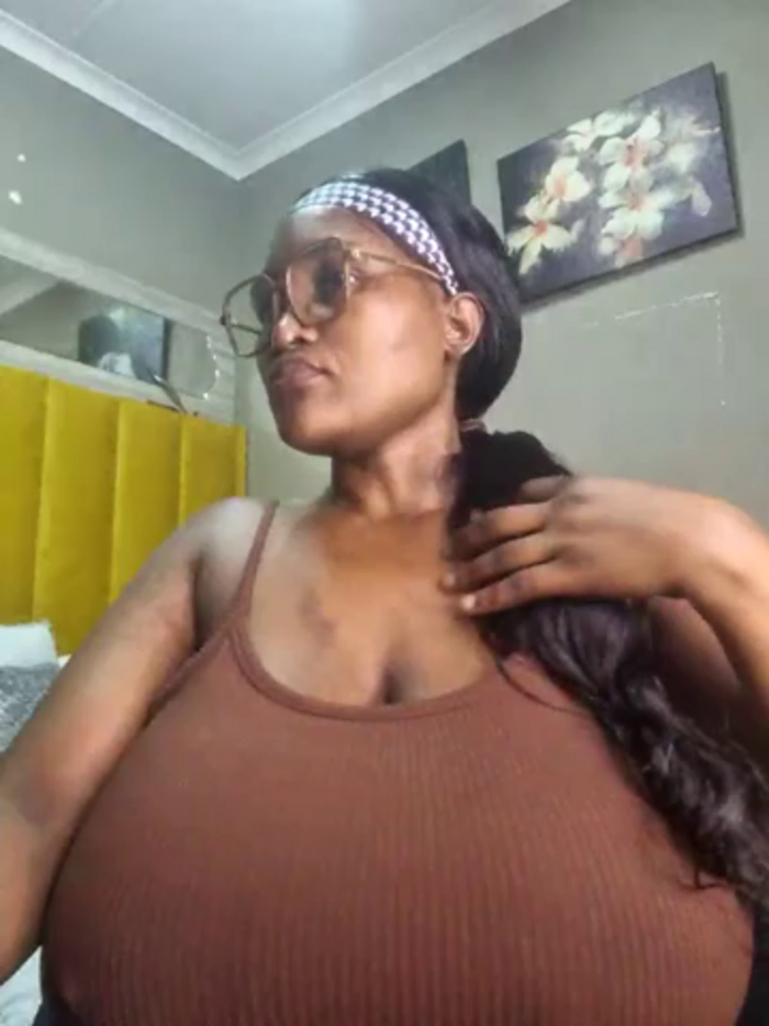Bustygoddess32