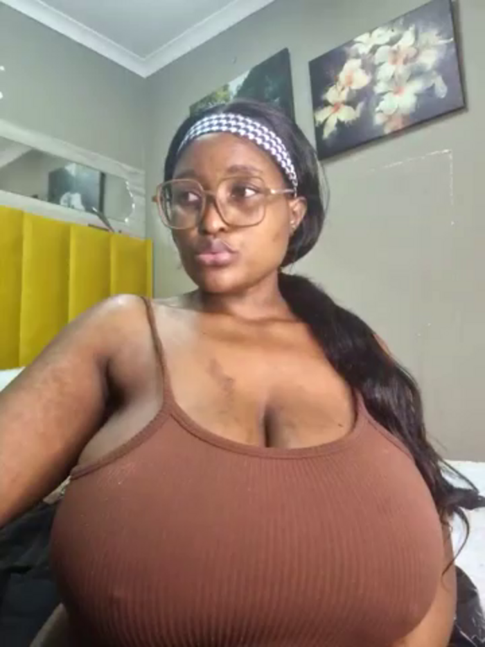 Bustygoddess32