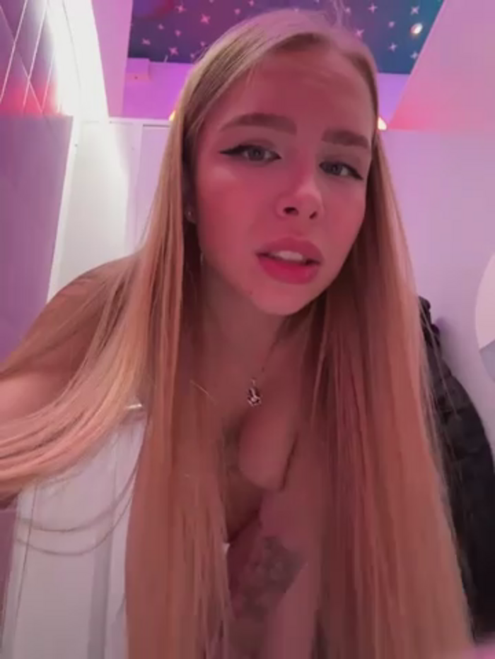 mur_girl