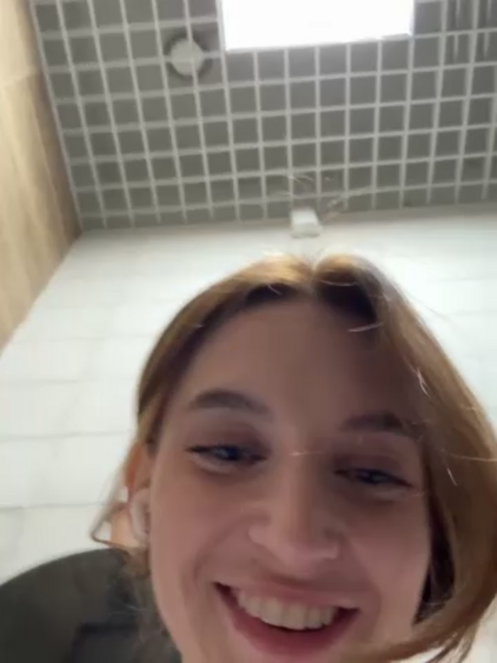 -AngelAri-
