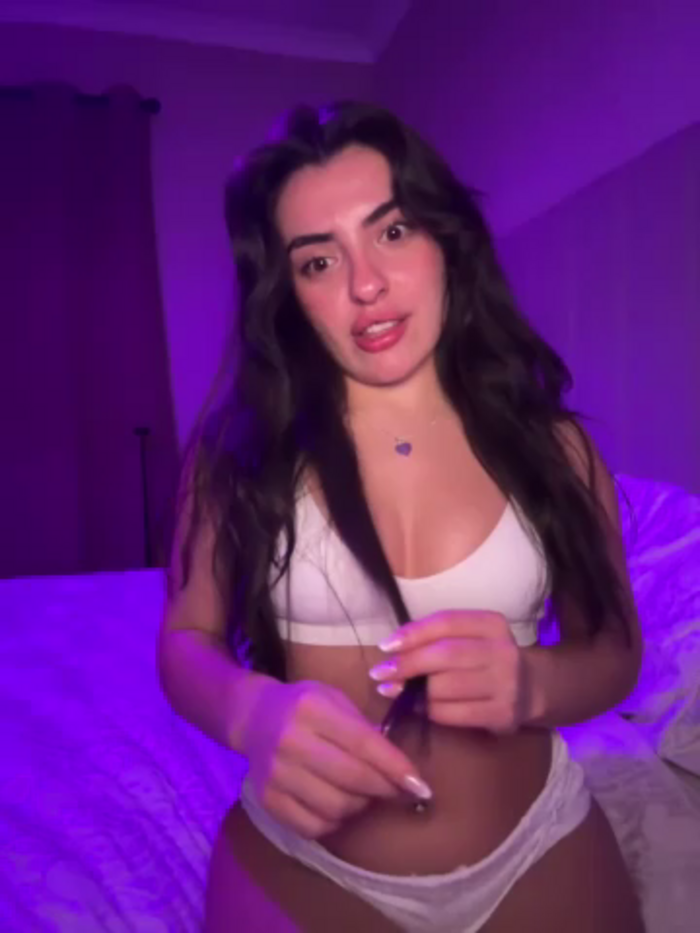 cute_carly_