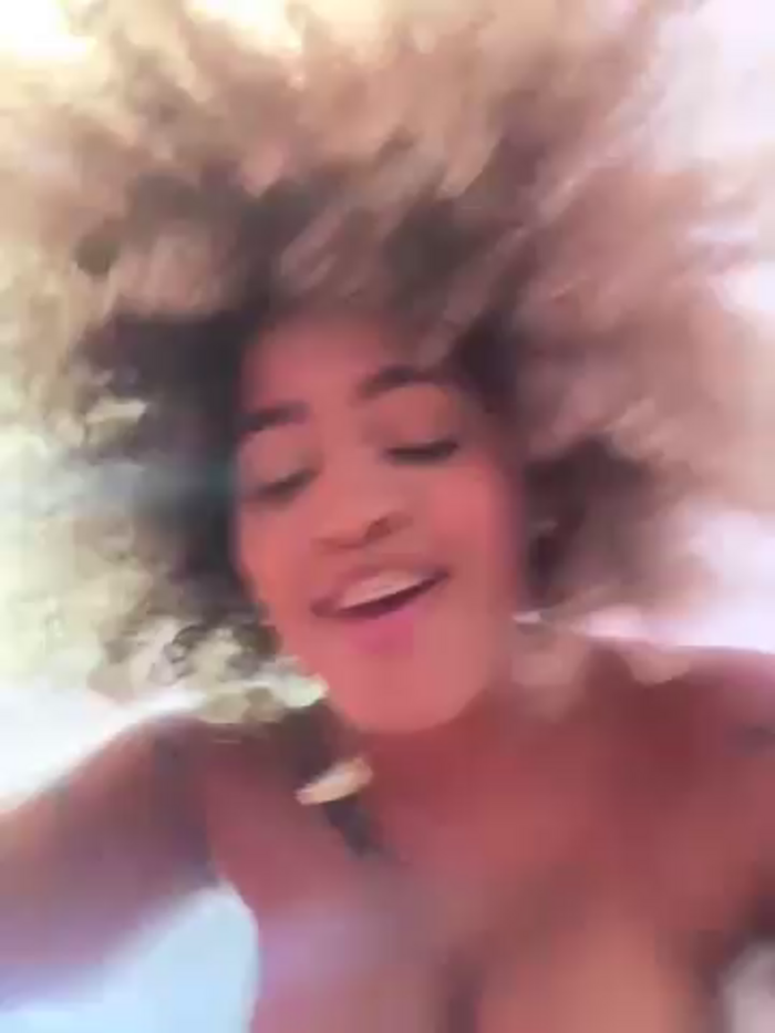 riri_brunnete