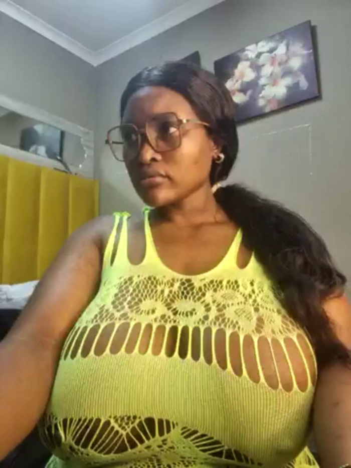 Bustygoddess32