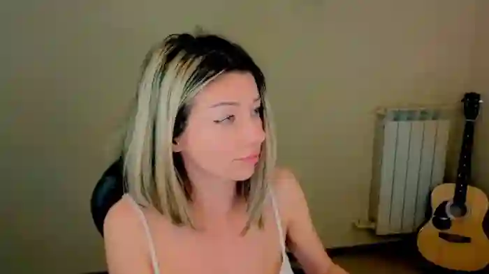 2025/03/03/stripchat-lenamuti25-13-17-33