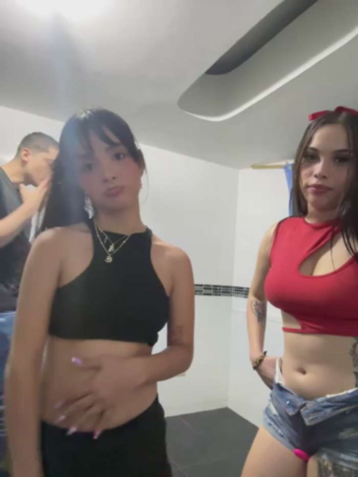kevin_hotgirls