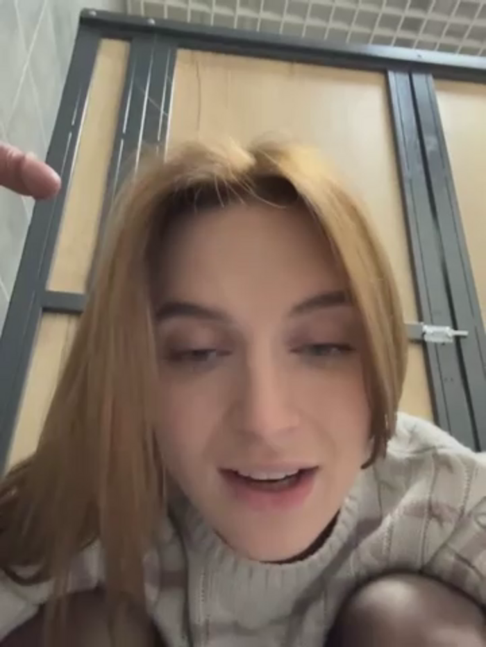 -AngelAri-