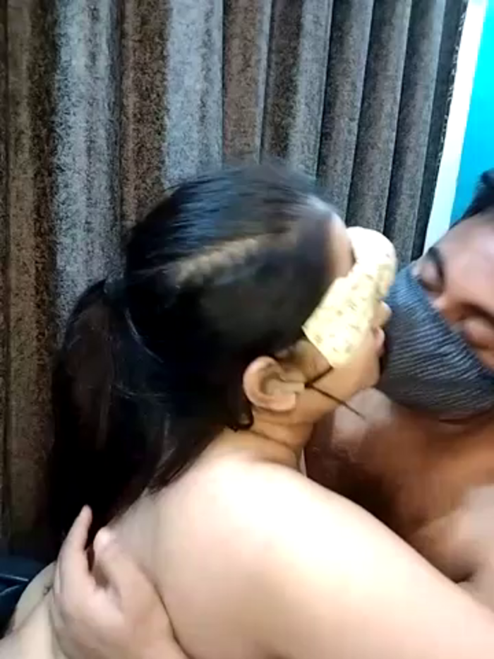 delstrip_couple
