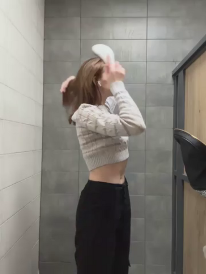 -AngelAri-