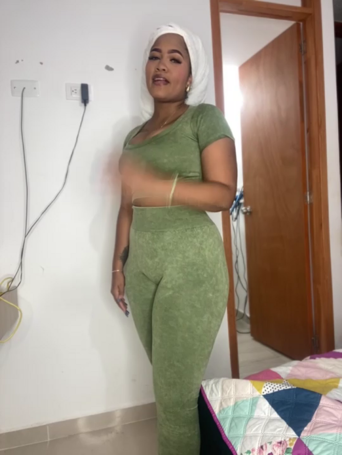 riri_brunnete