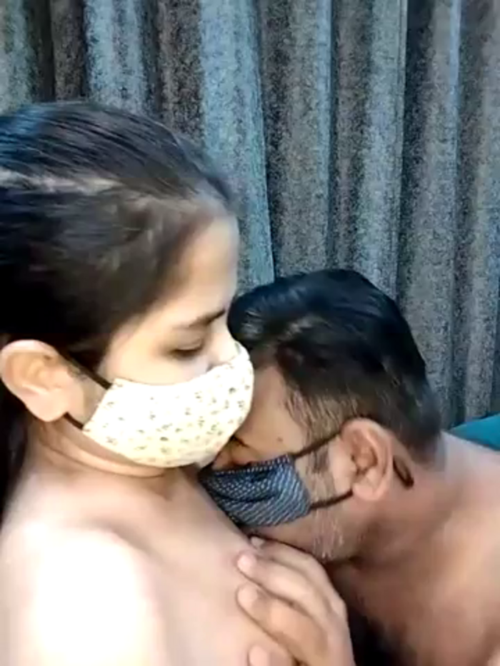 delstrip_couple