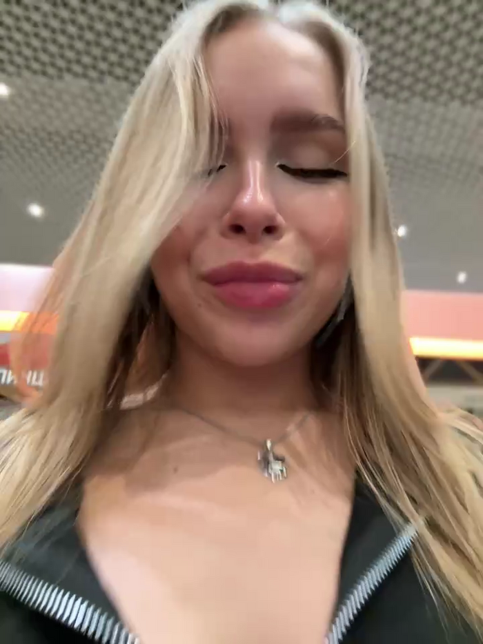 mur_girl