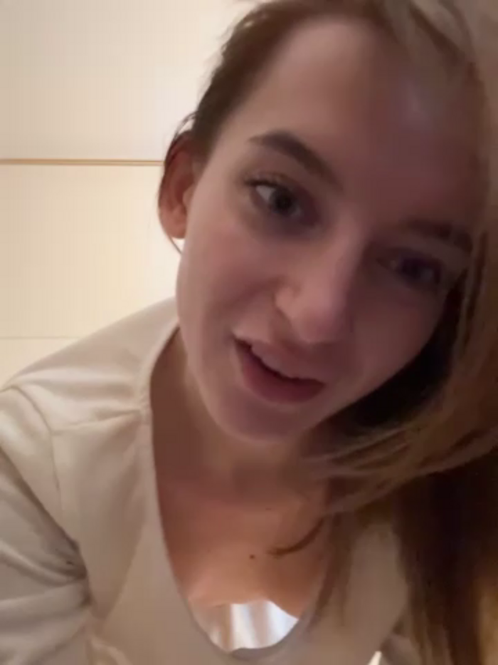 -AngelAri-