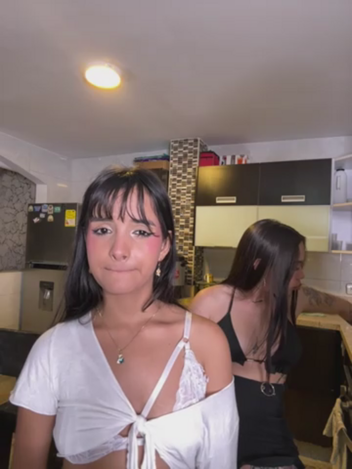 kevin_hotgirls