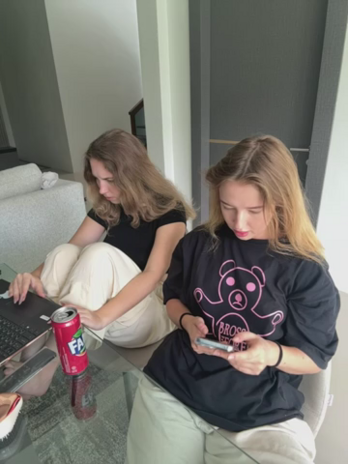 Nura_n_Sarah